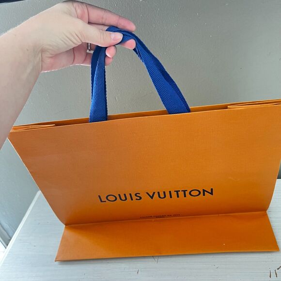 Louis Vuitton Gift Bag Empty - Picture 2 of 7